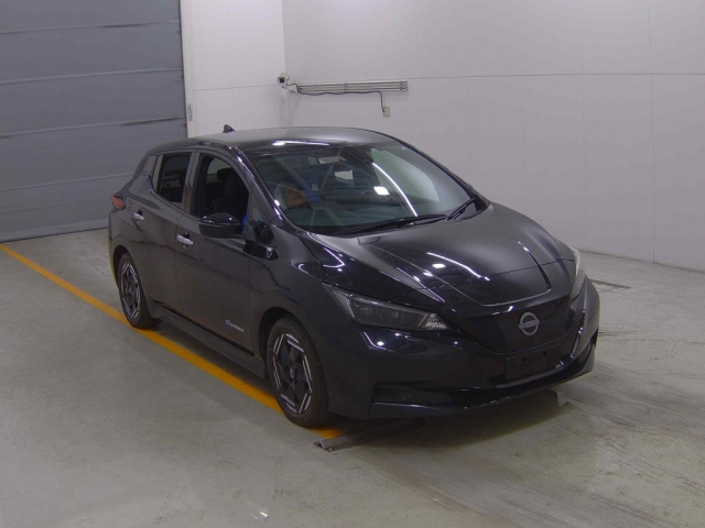 NISSAN LEAF 2022