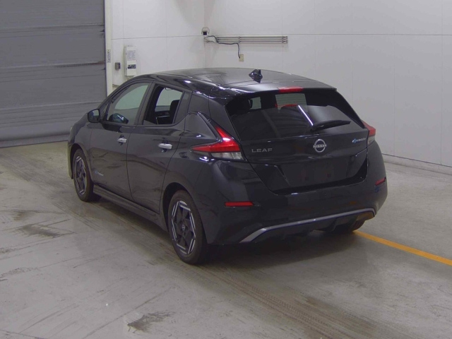 NISSAN LEAF 2022