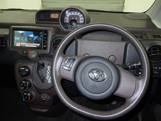 TOYOTA PORTE 2014