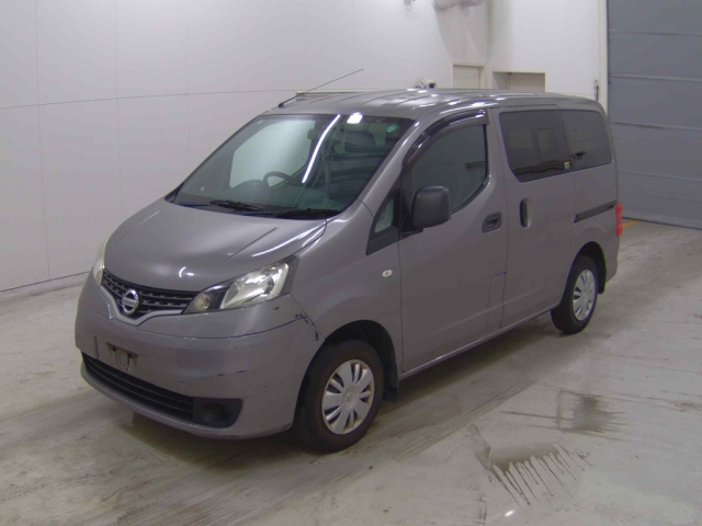NISSAN NV200 2018