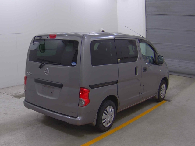 NISSAN NV200 2018