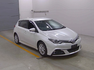 TOYOTA AURIS 2016