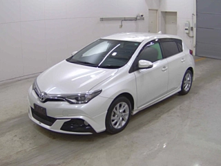 TOYOTA AURIS 2016