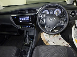 TOYOTA AURIS 2016