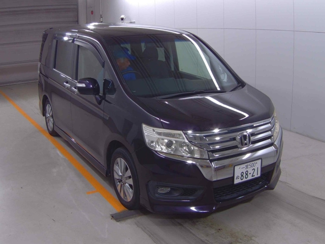 HONDA STEP WAGON 2013