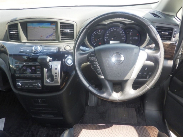NISSAN ELGRAND 2010