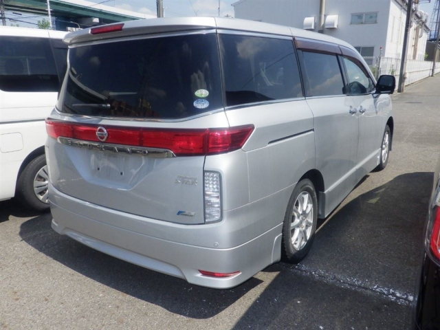 NISSAN ELGRAND 2010