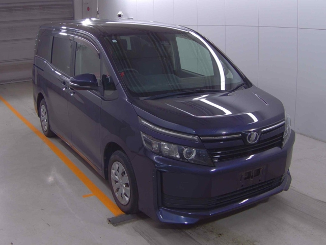 TOYOTA VOXY 2016