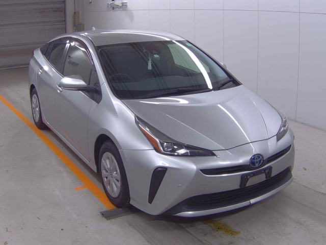 TOYOTA PRIUS 2021