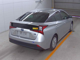 TOYOTA PRIUS 2021