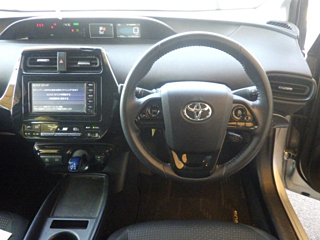 TOYOTA PRIUS 2021