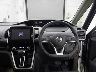 NISSAN SERENA 2017