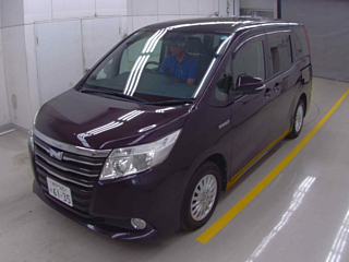 TOYOTA NOAH 2015