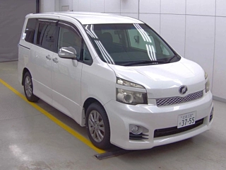 TOYOTA VOXY 2011