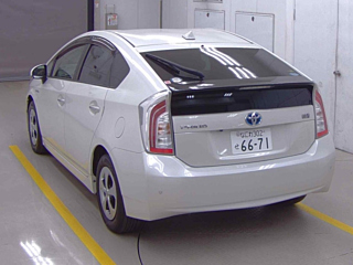 TOYOTA PRIUS 2015