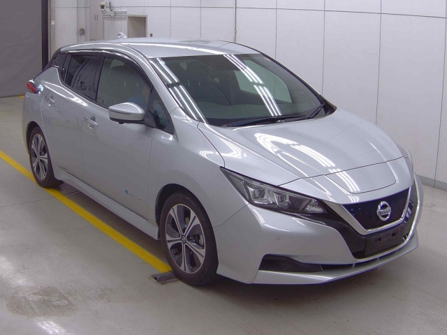 NISSAN LEAF 2021