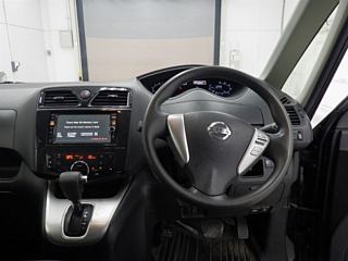 NISSAN SERENA 2013