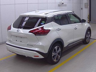 NISSAN KIX 2020