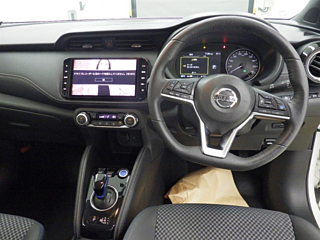 NISSAN KIX 2020