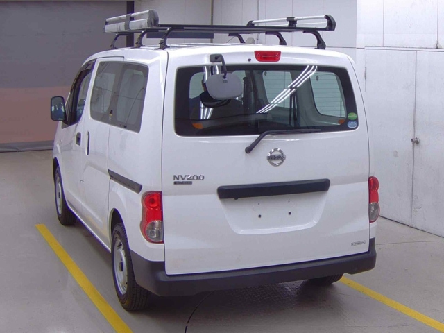 NISSAN NV200 2018