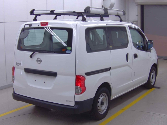 NISSAN NV200 2018