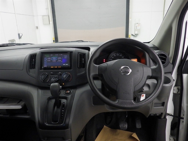 NISSAN NV200 2018