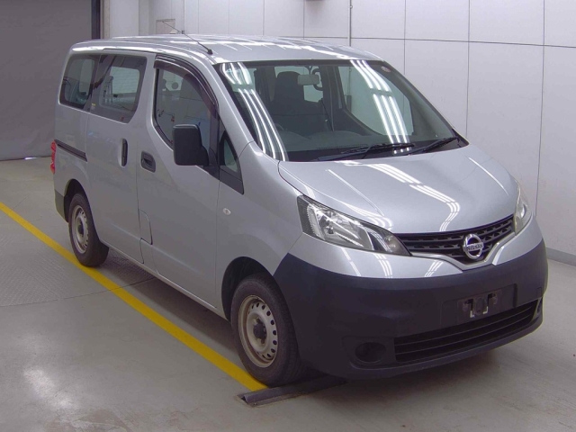 NISSAN NV200 2018