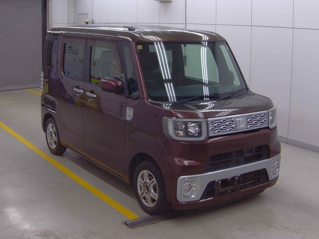 DAIHATSU WAKE 2014