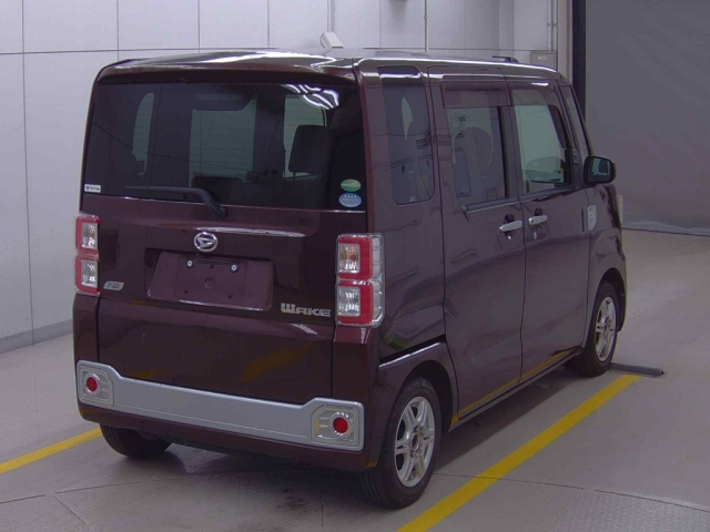 DAIHATSU WAKE 2014