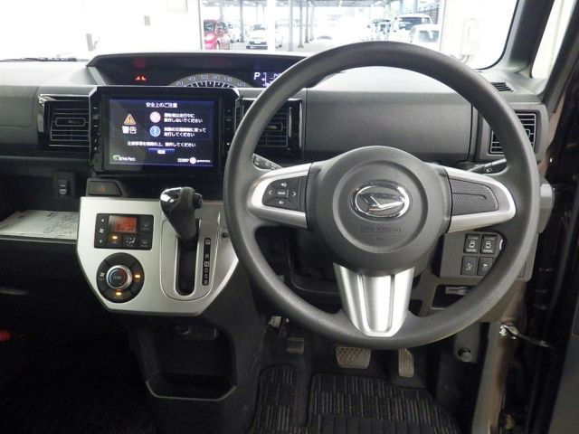 DAIHATSU WAKE 2014