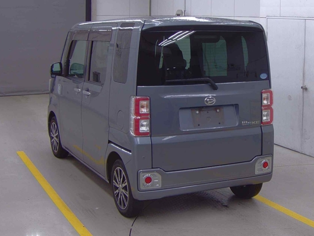 DAIHATSU WAKE 2016
