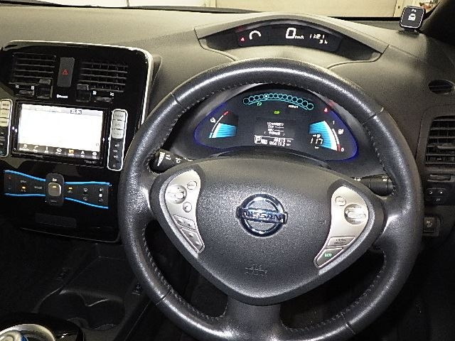 NISSAN LEAF 2016