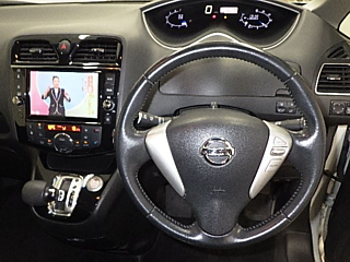 NISSAN SERENA 2015