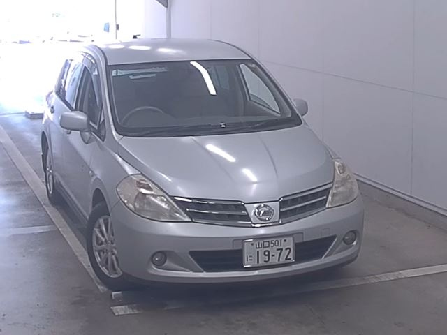 NISSAN TIIDA 2010