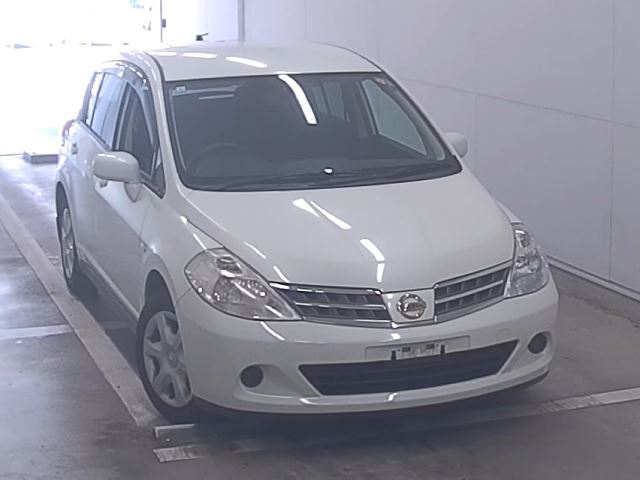 NISSAN TIIDA 2011