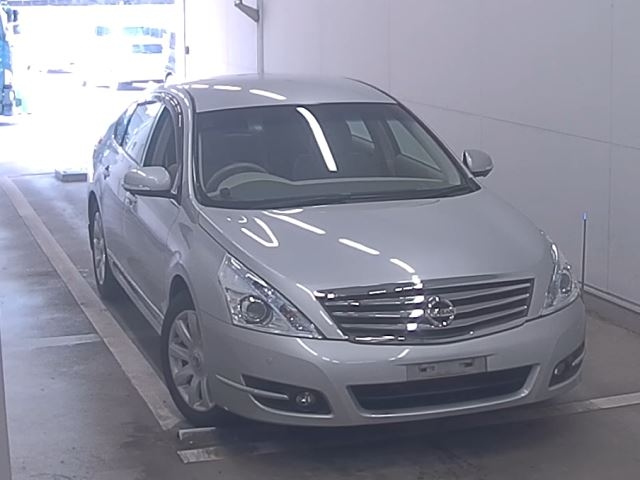 NISSAN TEANA 2011