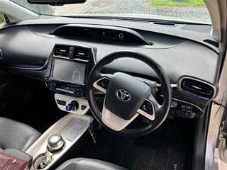 TOYOTA PRIUS 2016