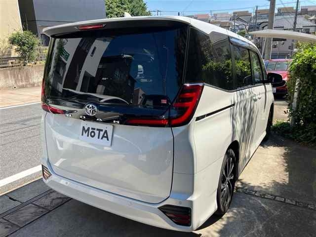 TOYOTA NOAH 2023