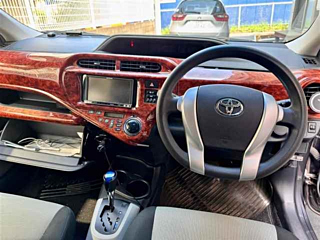 TOYOTA AQUA 2012