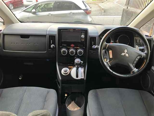 MITSUBISHI DELICA D5 2016