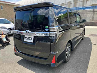 TOYOTA VOXY 2019