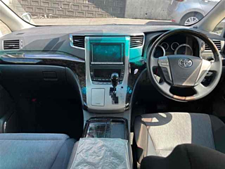 TOYOTA VELLFIRE 2013