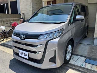 TOYOTA NOAH 2024