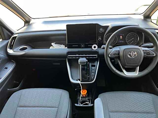 TOYOTA NOAH 2024