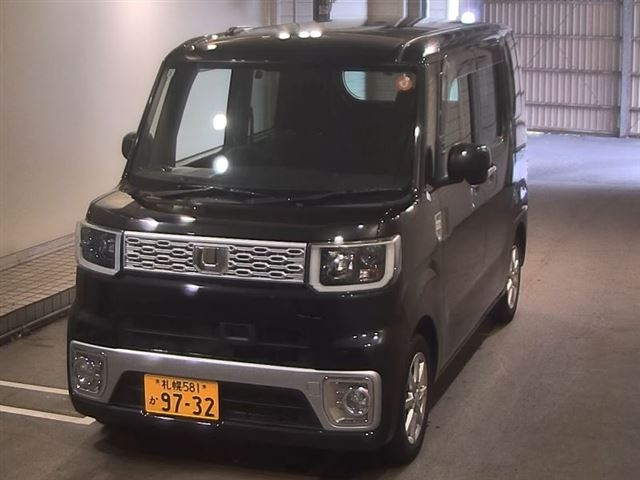 DAIHATSU WAKE 2015