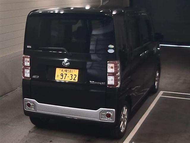 DAIHATSU WAKE 2015