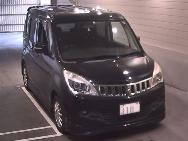 MITSUBISHI DELICA D2 2012