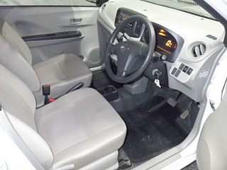 DAIHATSU MIRA E S 2013