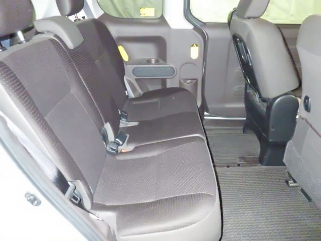 TOYOTA PORTE 2013
