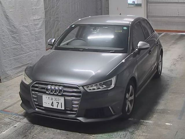 AUDI S1 2015